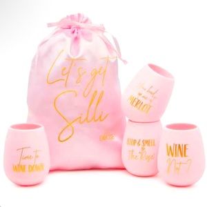 Silli Goose Pink silicone stemless wine glasses with satin travel bag